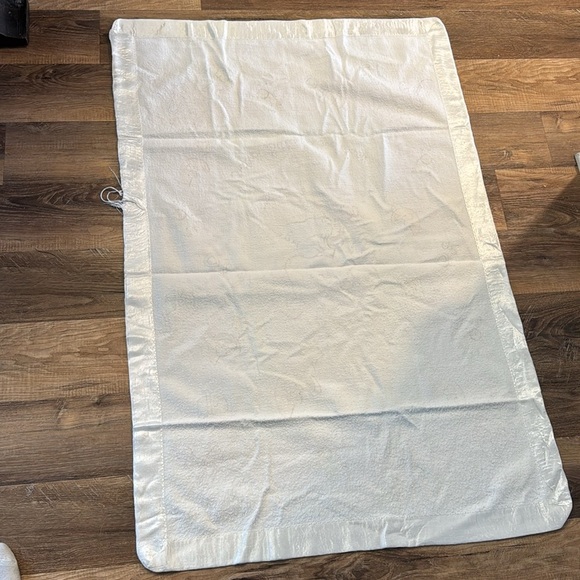 Vintage 1980s Critter Sitters Lives Babies - Baby Blanket with bunny white trim - Picture 7 of 7